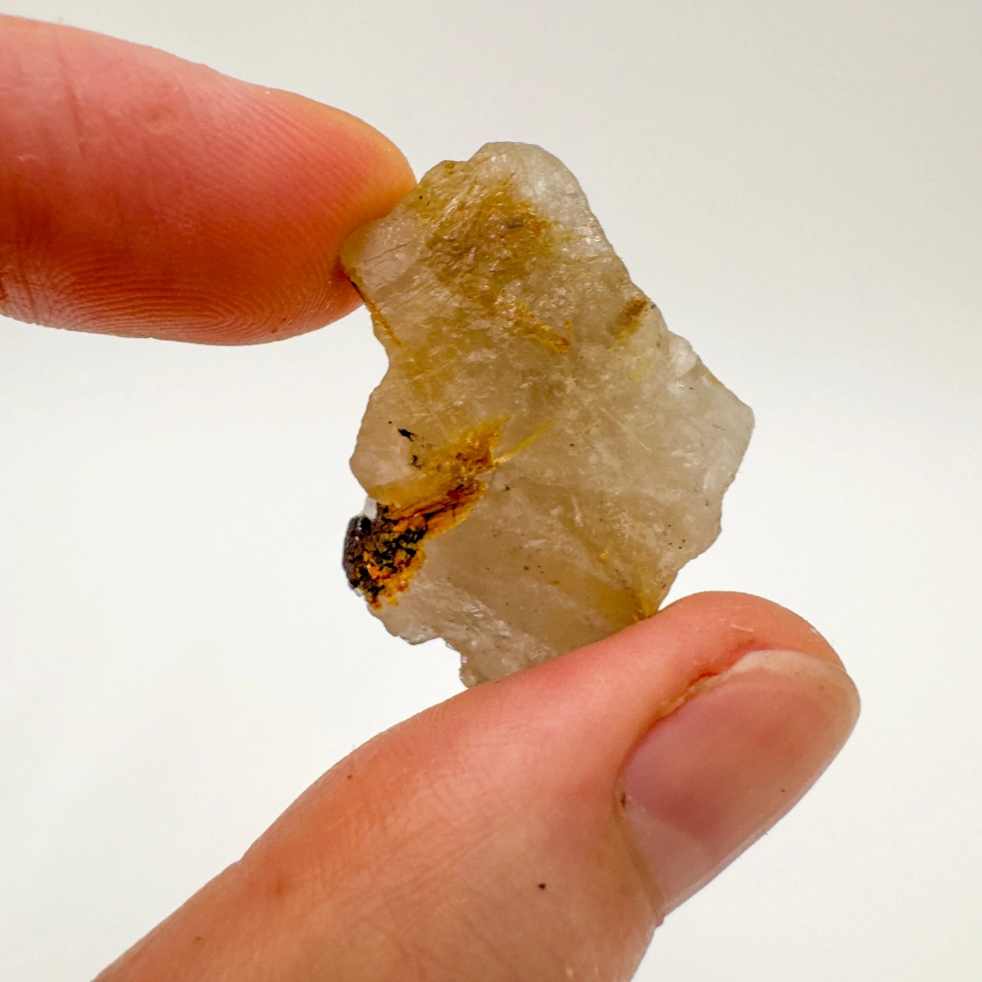 Detail shot of Grade A Quartz raw under natural light