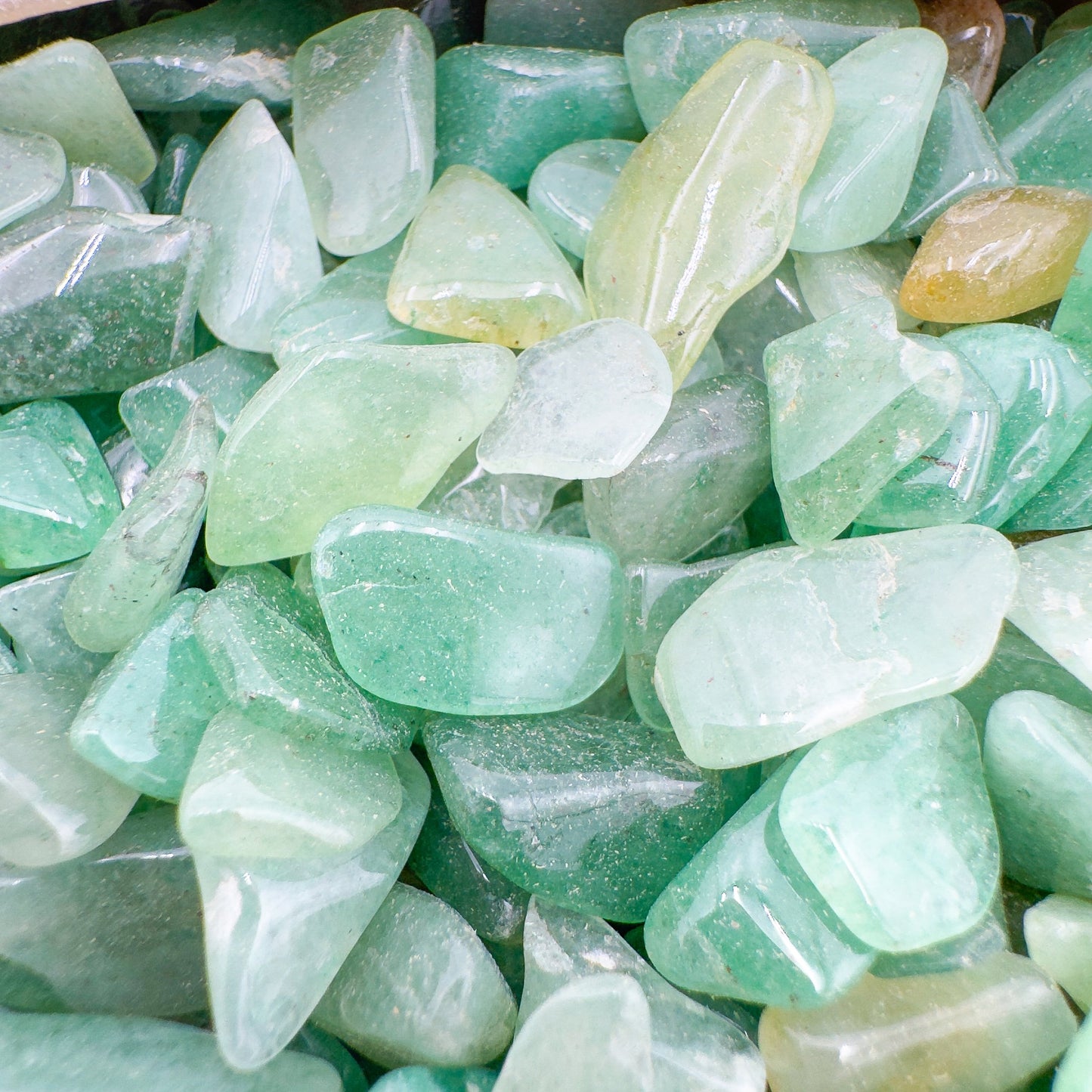 Plan view of Grade A Aventurine polished chip, to support Luck.