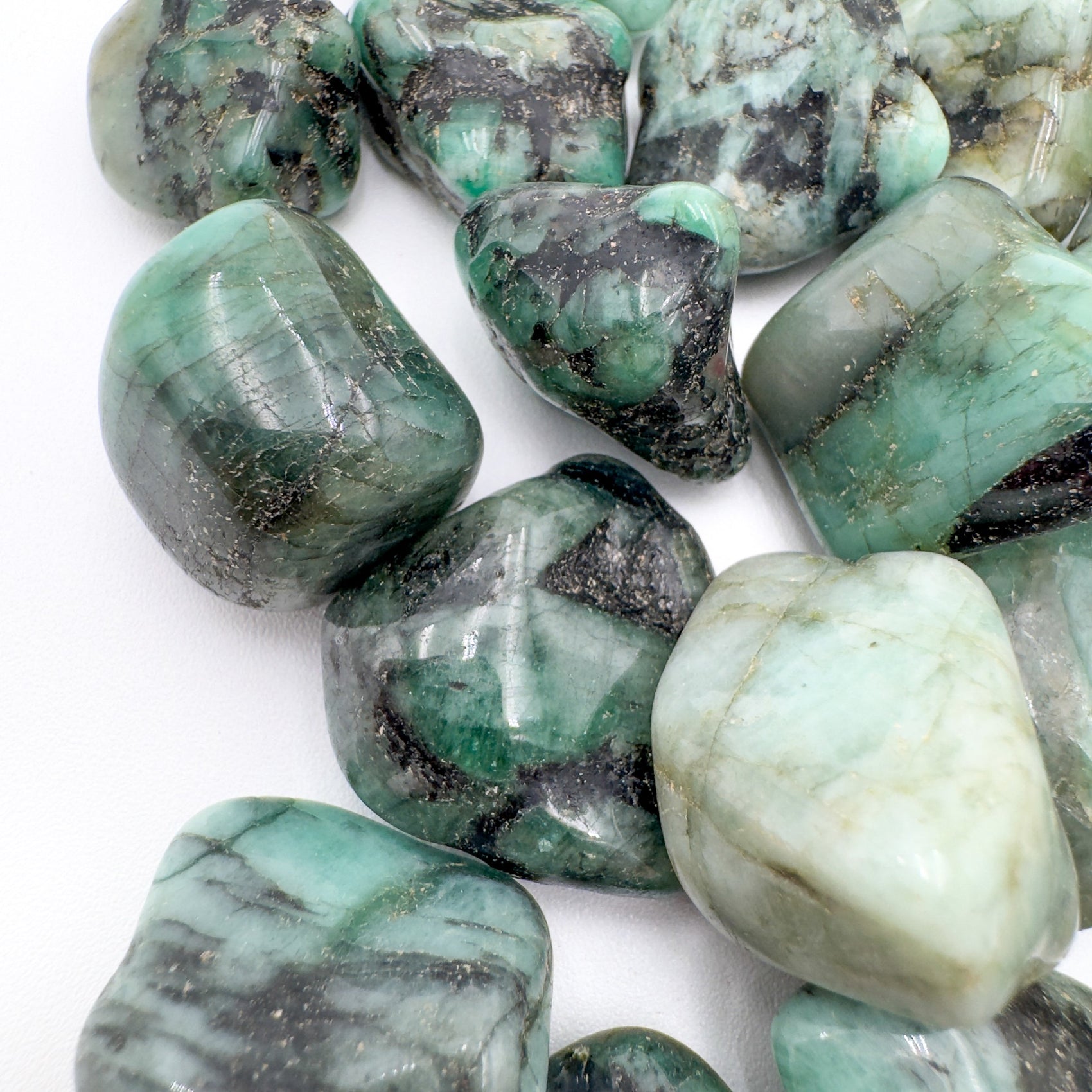 Bulk Emerald tumbled stones from Brazil, Green stones for Healing