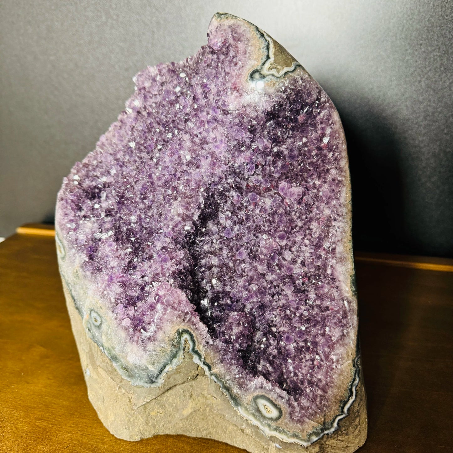 Size comparison with a Amethyst raw geode, from Uruguay.