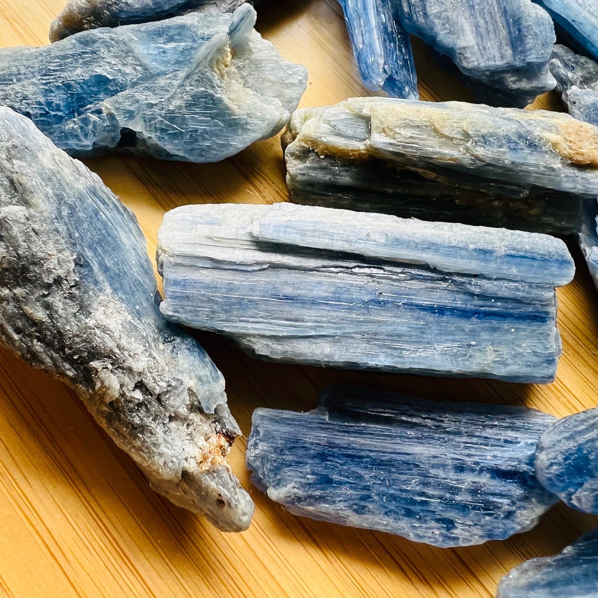 Edge view of Blue Kyanite raw stone, sourced from Minas Gerais, Brazil.