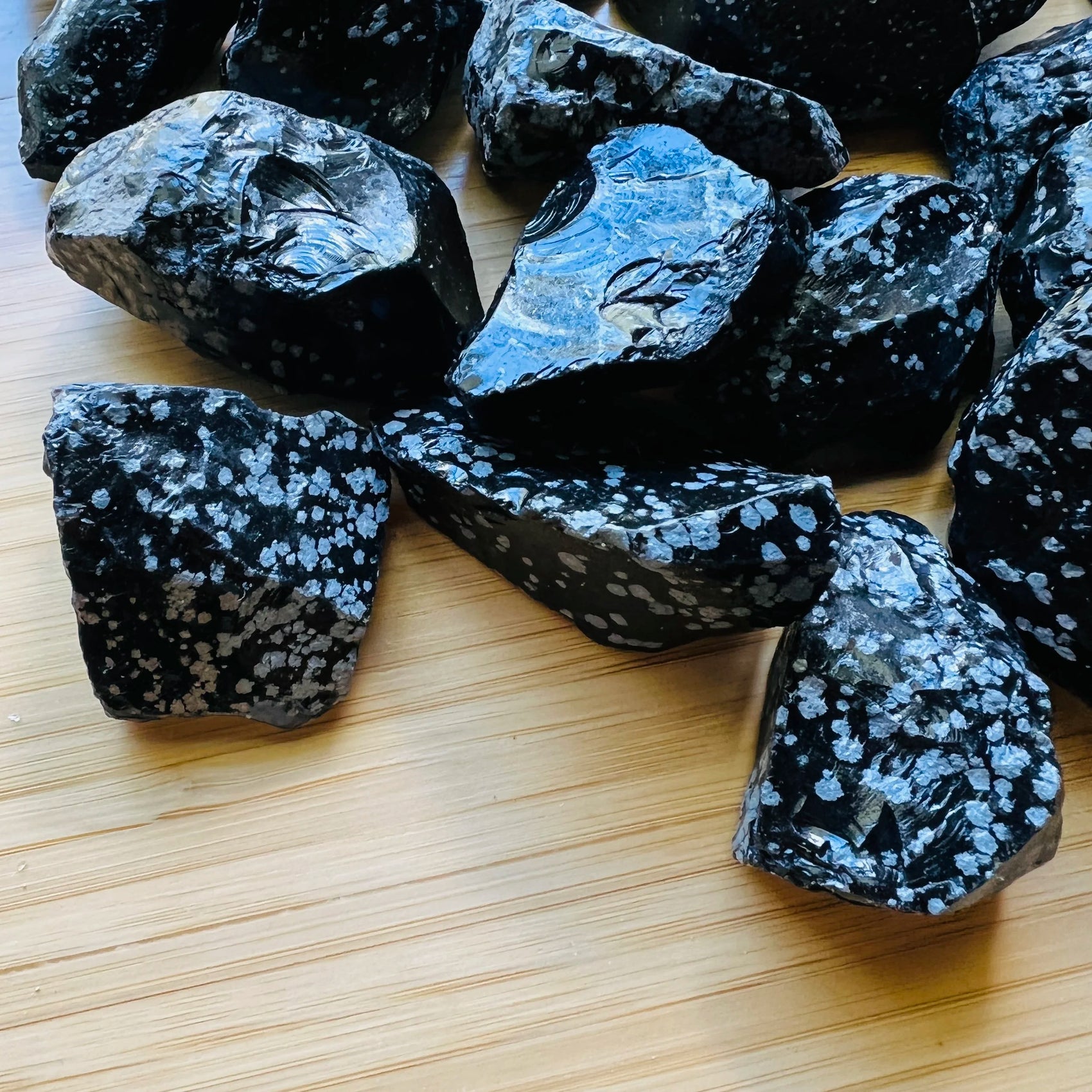 Handheld Snowflake Obsidian raw stone for meditation, Emotional Healing and Protection
