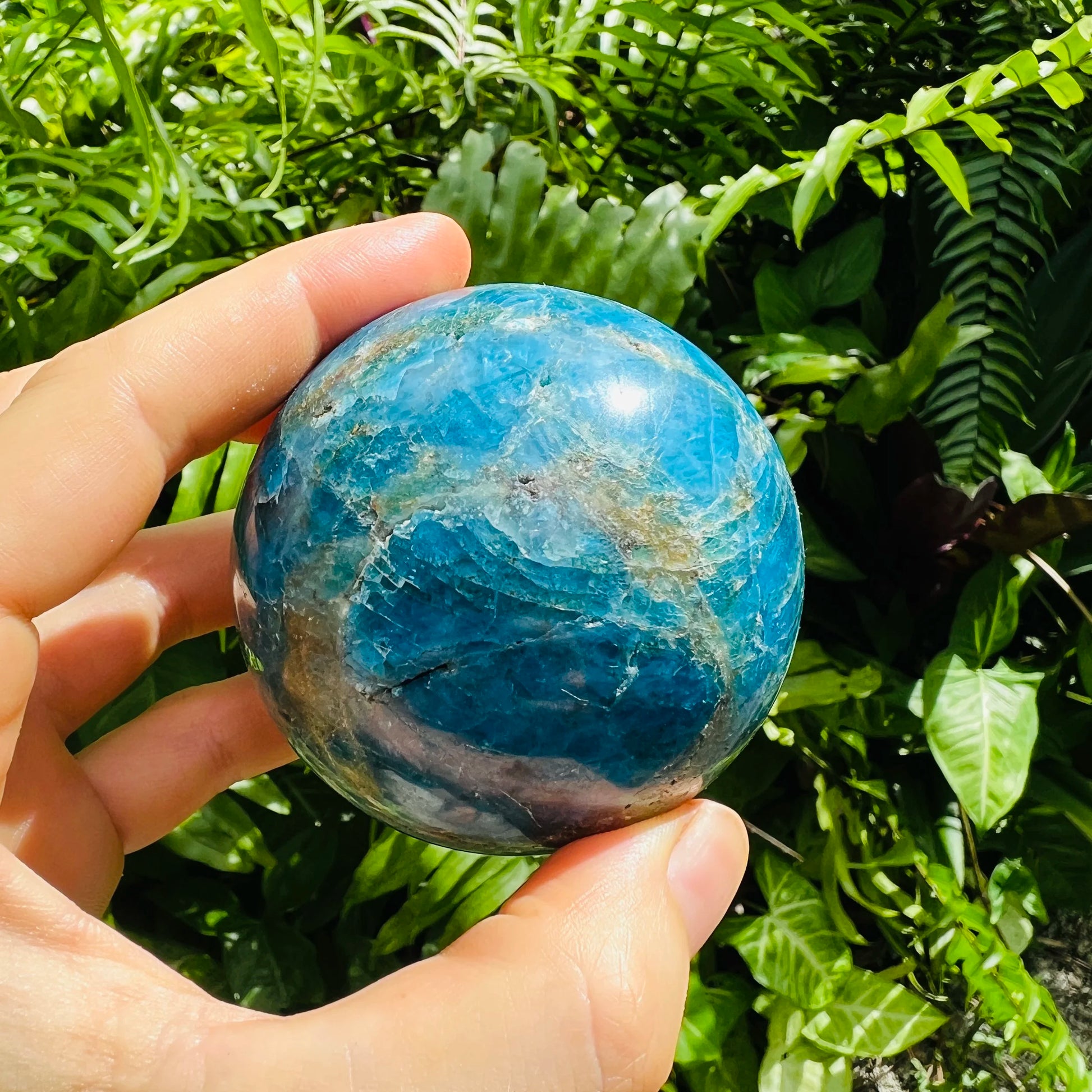 Detail capture of Apatite polished sphere, for Focus.