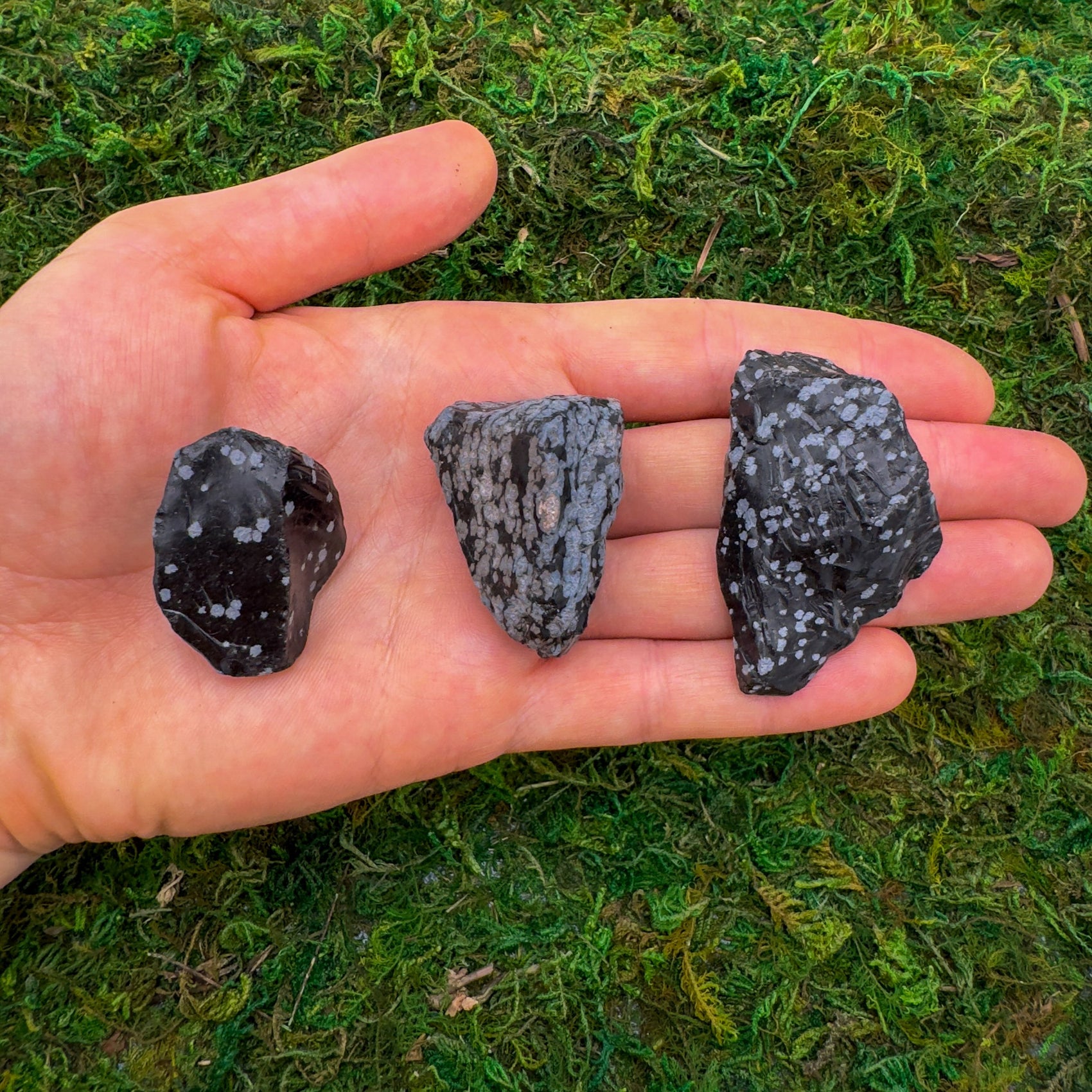 Handheld Snowflake Obsidian raw stone for meditation, Emotional Healing and Protection