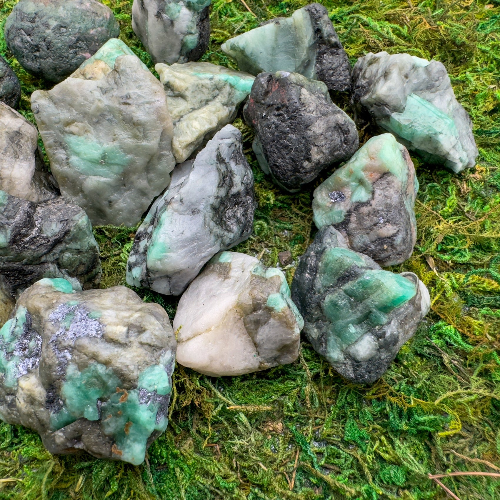 Emerald raw stone from Brazil with Green color, polished finish for mindful calm