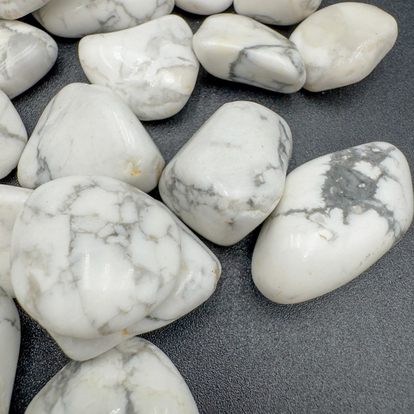 Handheld Howlite tumbled stone from Zimbabwe for meditation, Meditation and Stress Relief