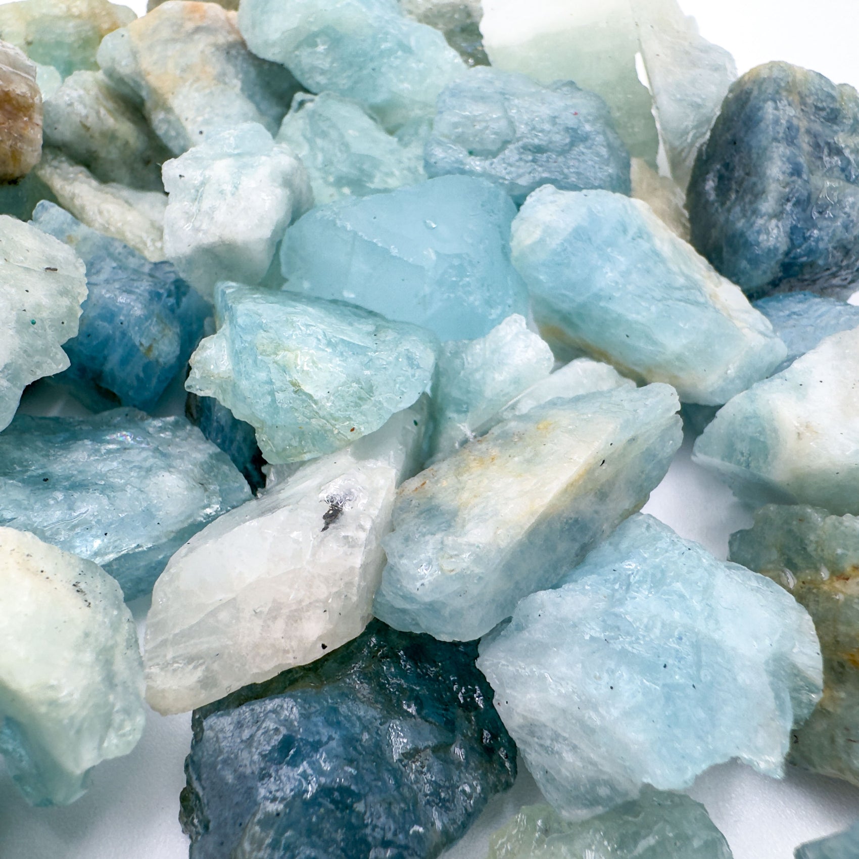 Aquamarine raw crystals Brazil AA grade detail