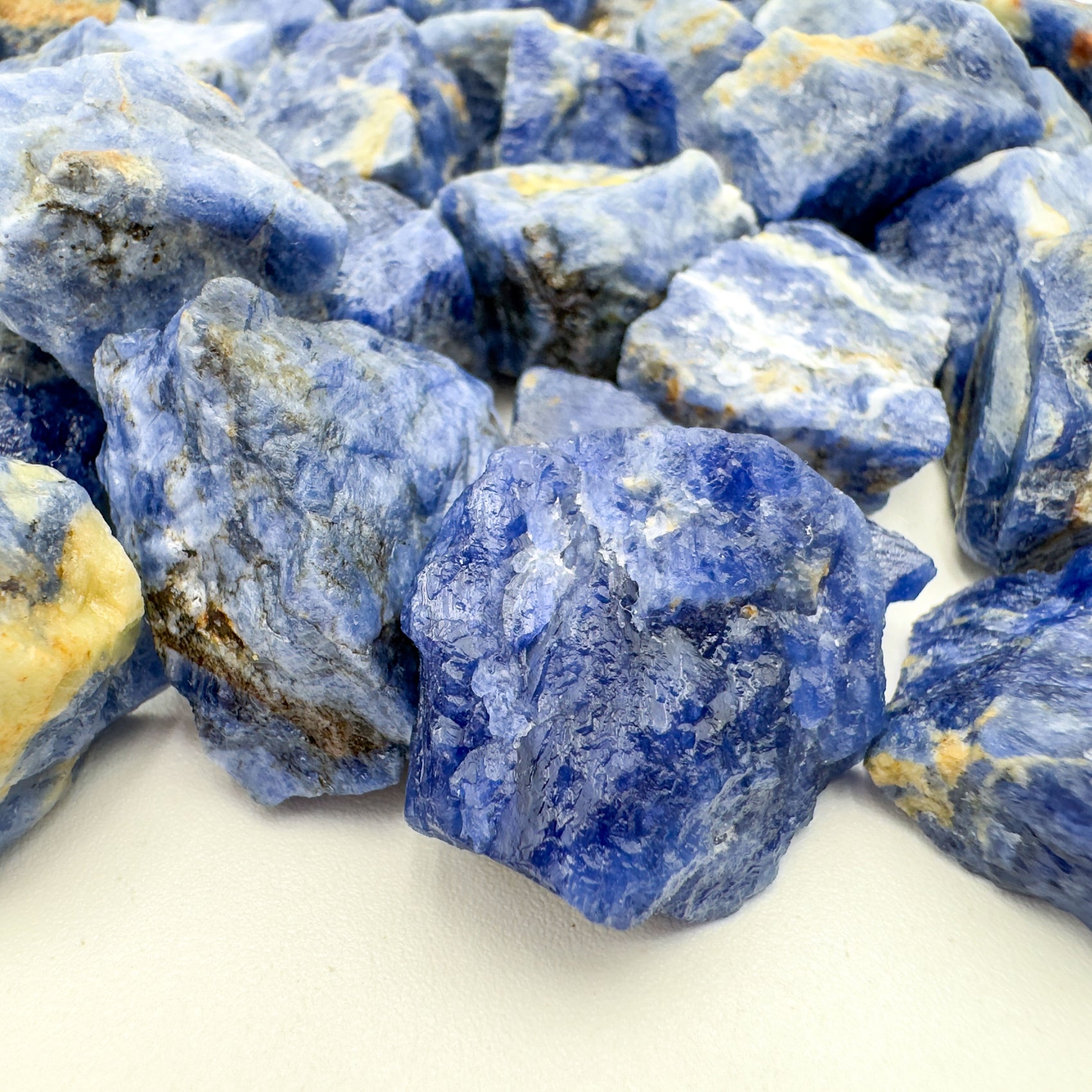 Side angle of Sodalite raw stone, sourced from Bahia, Brazil.