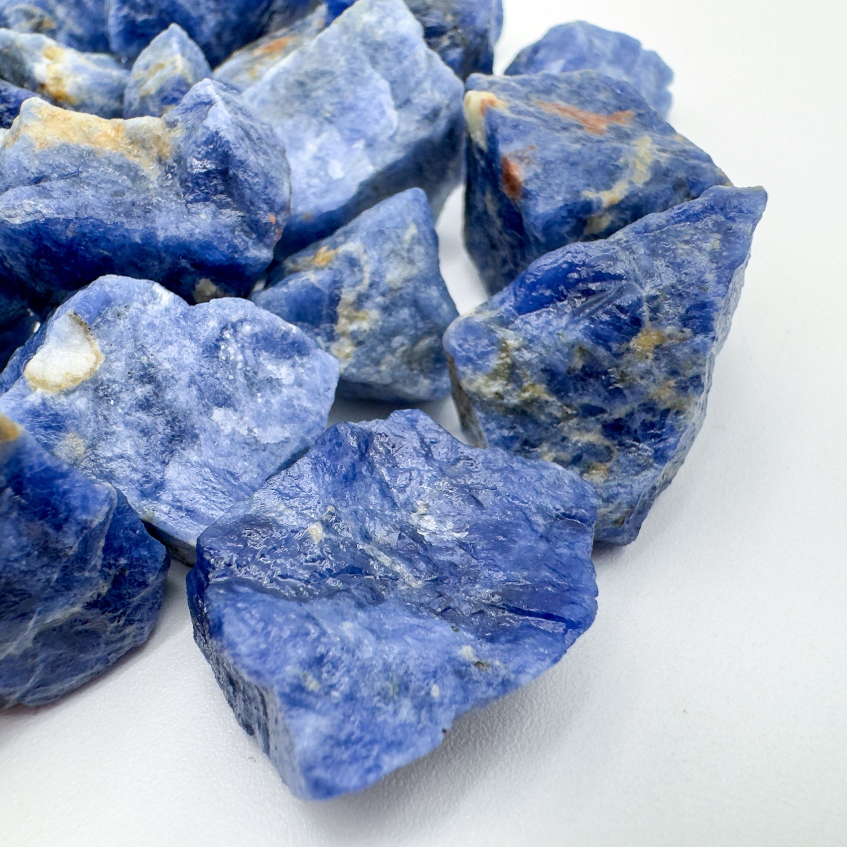 Sodalite raw stones Brazil A grade detail