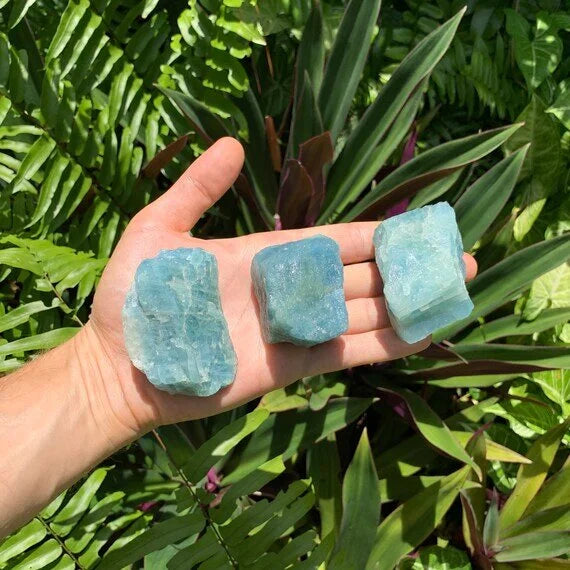 Detail shot of Grade AA Aquamarine raw under natural light