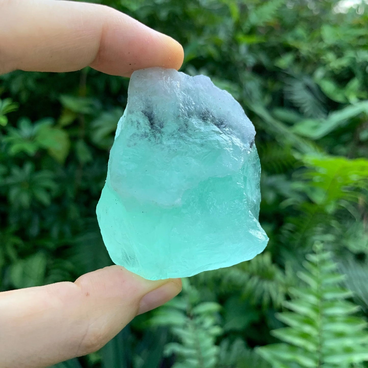Daylight view of a Fluorite raw stone, hand-selected from Jiangxi, China.