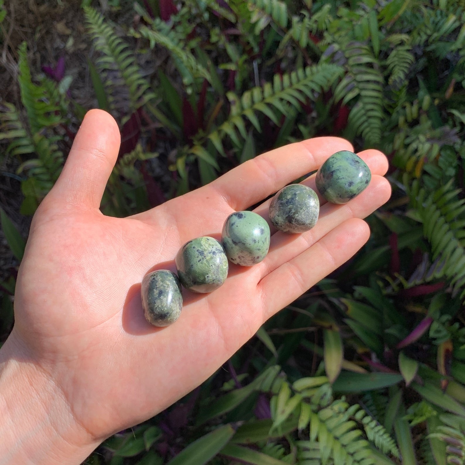 Bulk Jade crystals from Peru, Green stones for Abundance